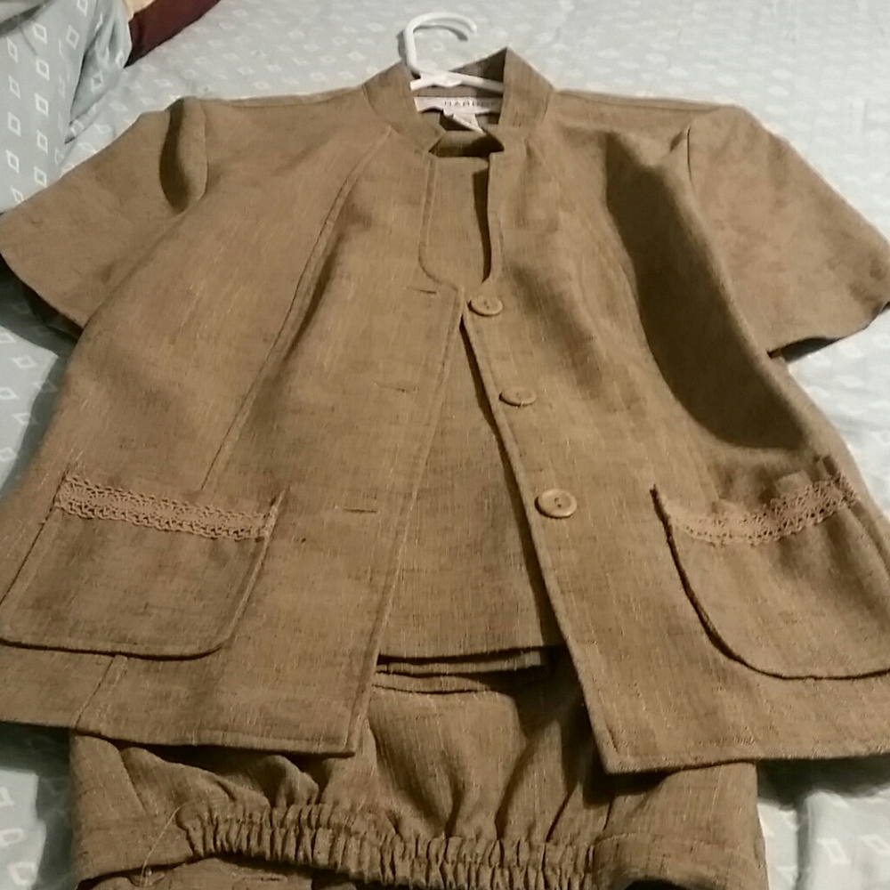 Business pant suit